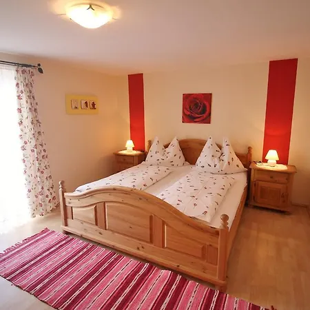 Farm stay Obst & Gastehof Brandl Hartmannsdorf