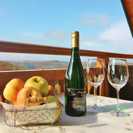 Obst&gästehof Brandl * Hartmannsdorf