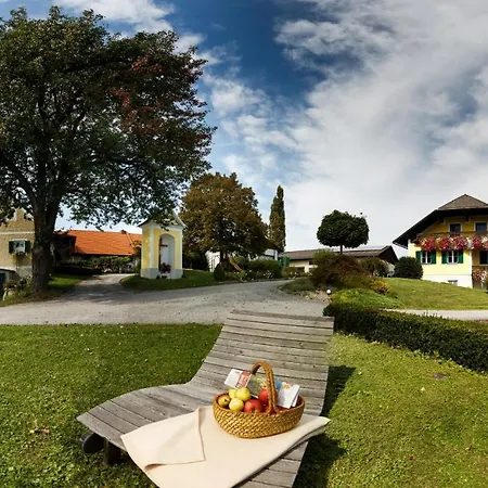 Obst&gästehof Brandl Bauernhof